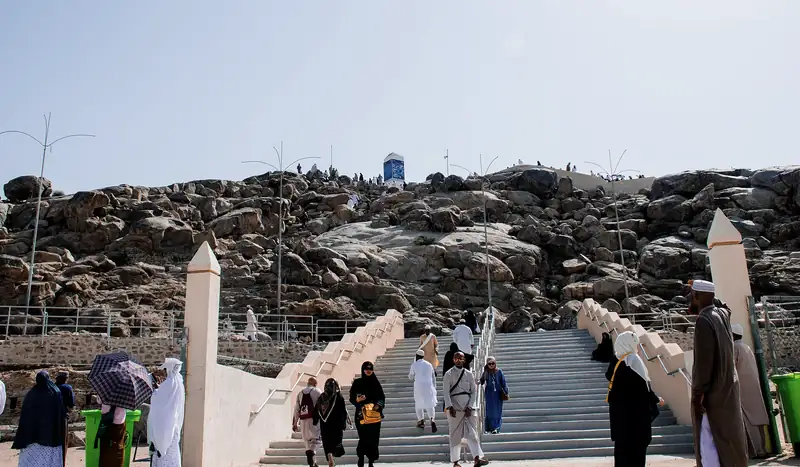Jabal Rahmah dari kejauhan
